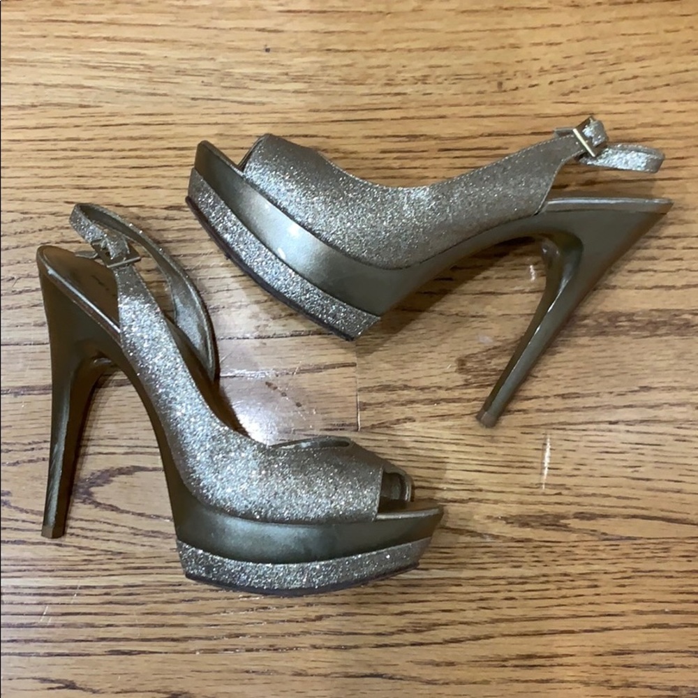 Pelle Moda Champagne/Gold Peep Toe Heels